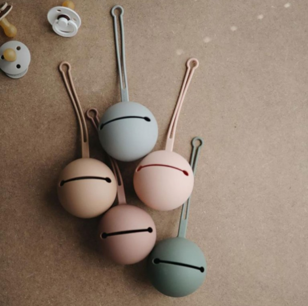 Mushie Silikonové pouzdro na dudlíky - khaki - Obrázek 2
